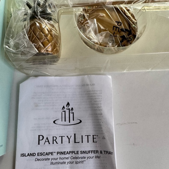 PartyLite Gold Candle Holder with Box - Picture 4 of 6